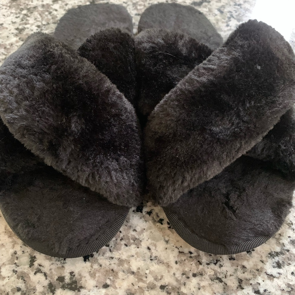 Furry/ Fuzzy sandals.